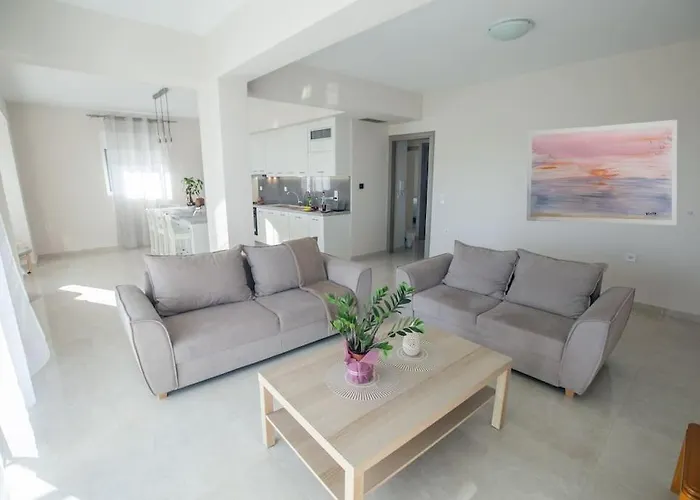 Over The Horizon 3 Bedroom 纳夫普利翁