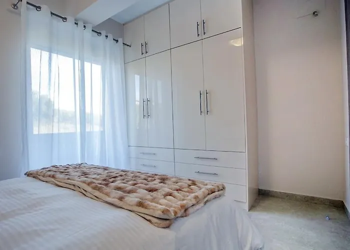 Over The Horizon 3 Bedroom 公寓 纳夫普利翁