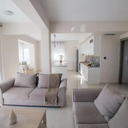 Over The Horizon 3 Bedroom