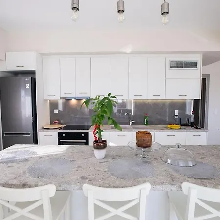 Over The Horizon 3 Bedroom *