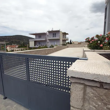 Over The Horizon 3 Bedroom