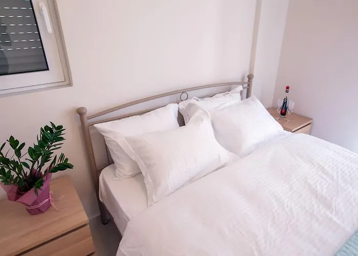 Over The Horizon 3 Bedroom נאפפליו