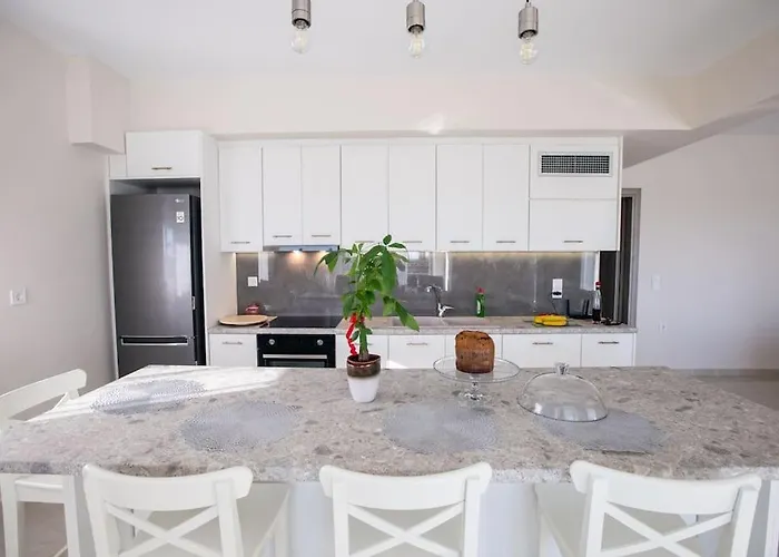 Over The Horizon 3 Bedroom *