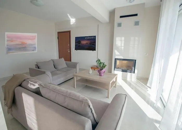 Over The Horizon 3 Bedroom