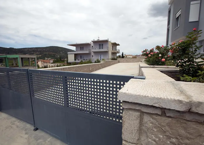 Over The Horizon 3 Bedroom